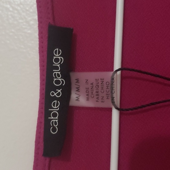 1762- Cable & Gauge Women’s Long Sleeve Blouse with Gold Chain Detail Size M NWT - Picture 4 of 10